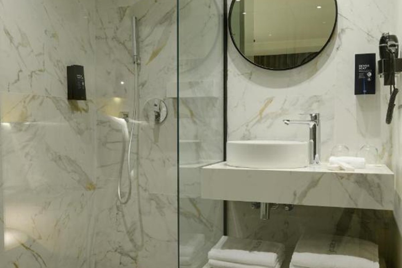 Jm Suites 23/25