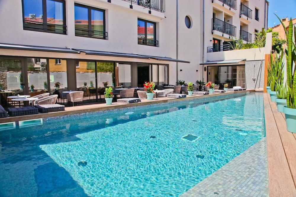 Hotel & Spa La Villa Port d Antibes 41/50