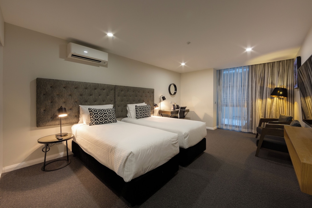 2 BEDROOMS, APARTMENT, 2 KING BEDS, BALCONY