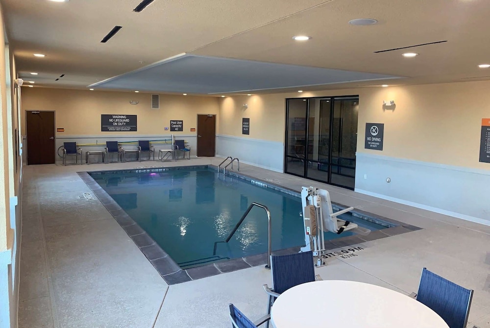 La Quinta Inn & Suites by Wyndham Frisco 3/39