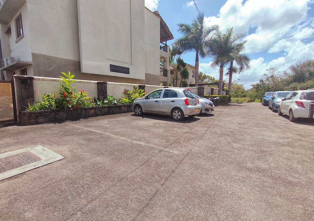 Grand Bay Suites 15/65