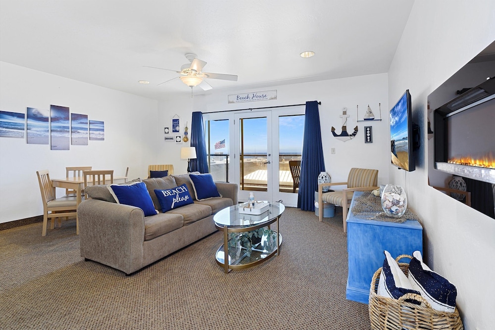 Beach House Inn & Suites 20/50