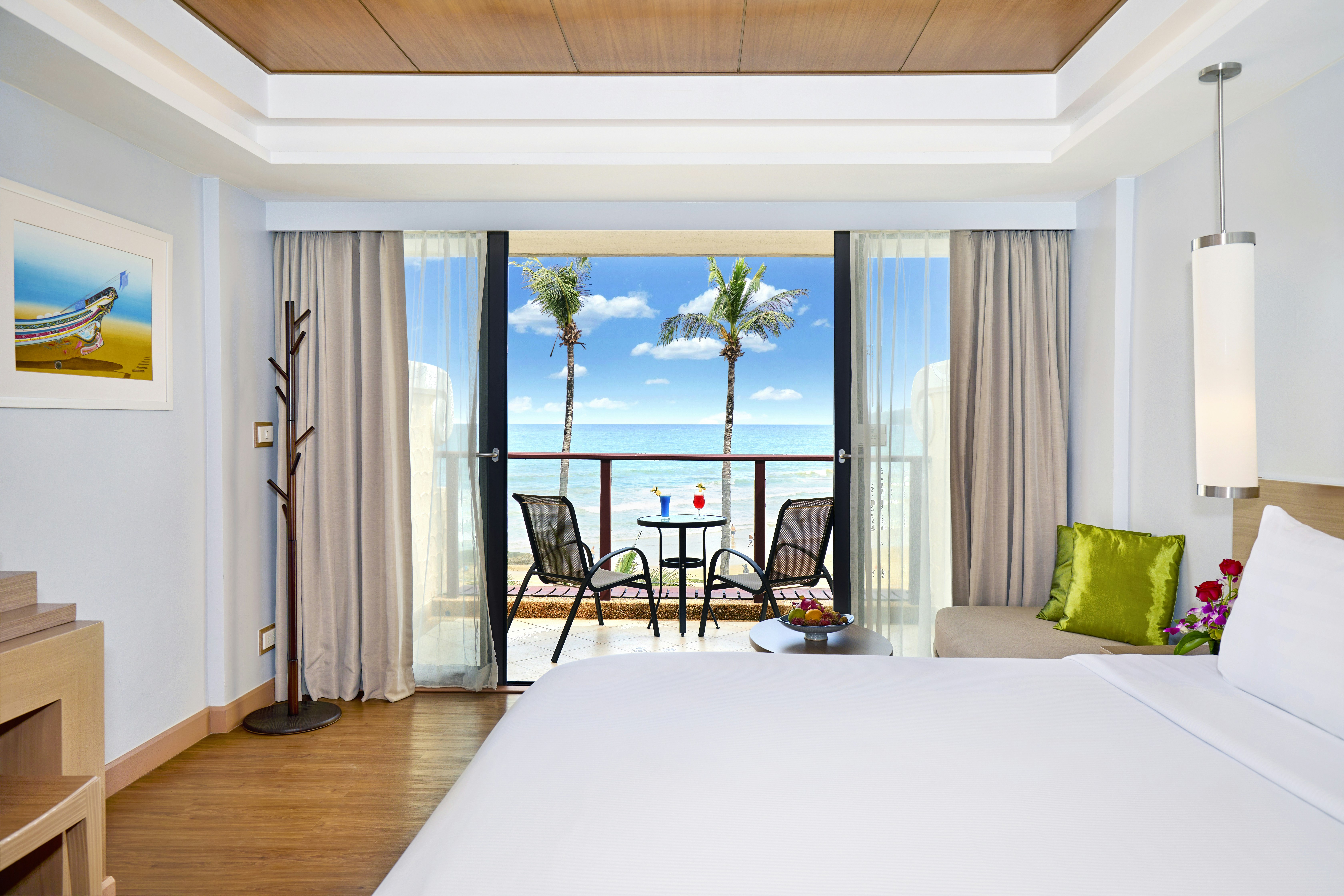DELUXE PREMIER SEAVIEW