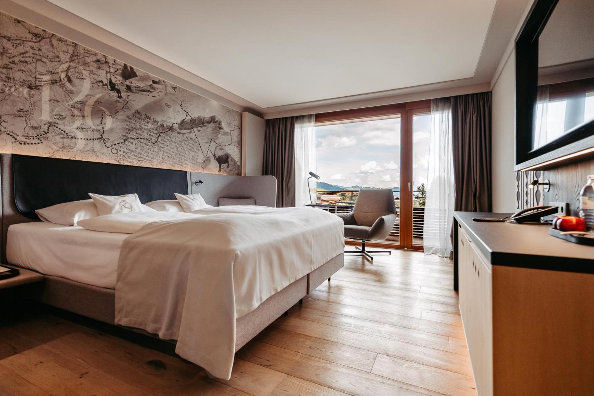 Room, King Bed, Valley View