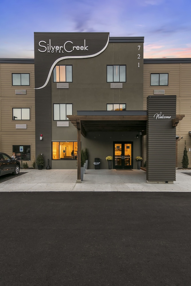 Silver Creek Hotel 1/50