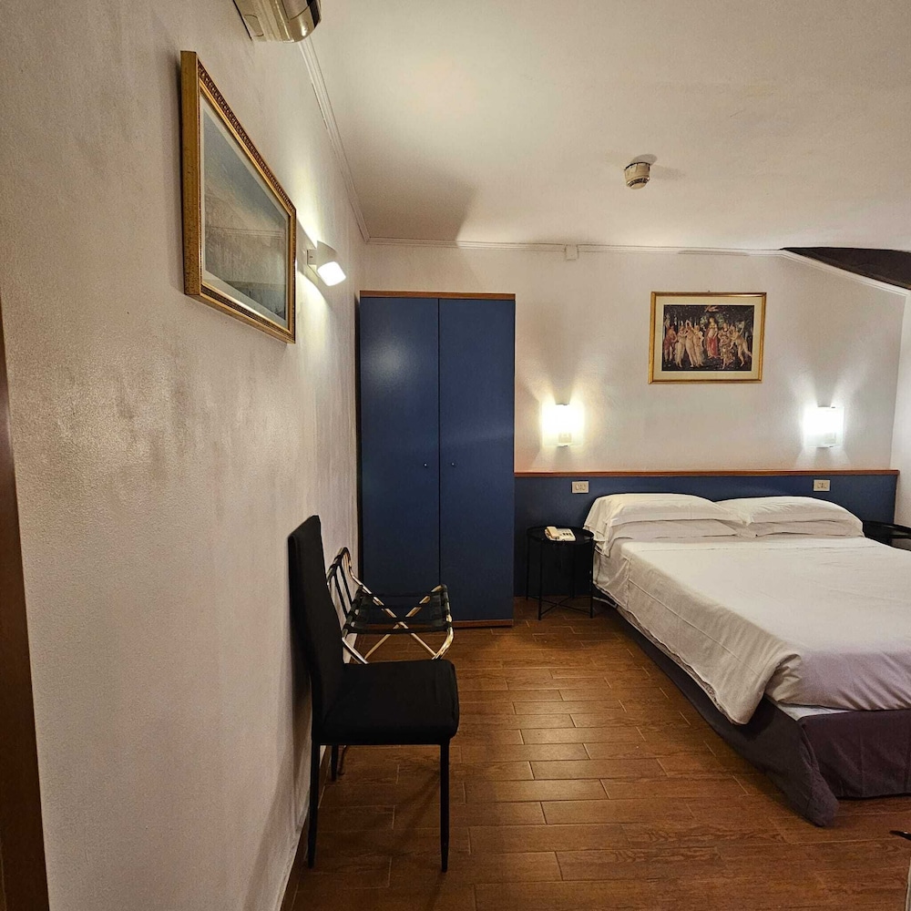 Hotel Julia 16/66