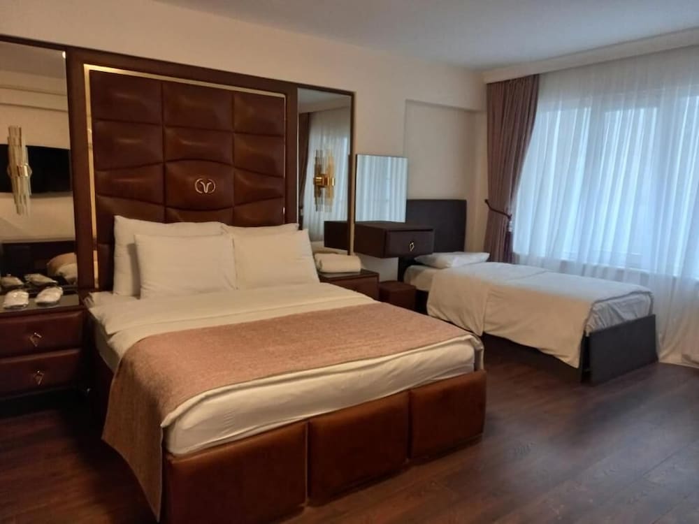 Aymira Suites 14/40
