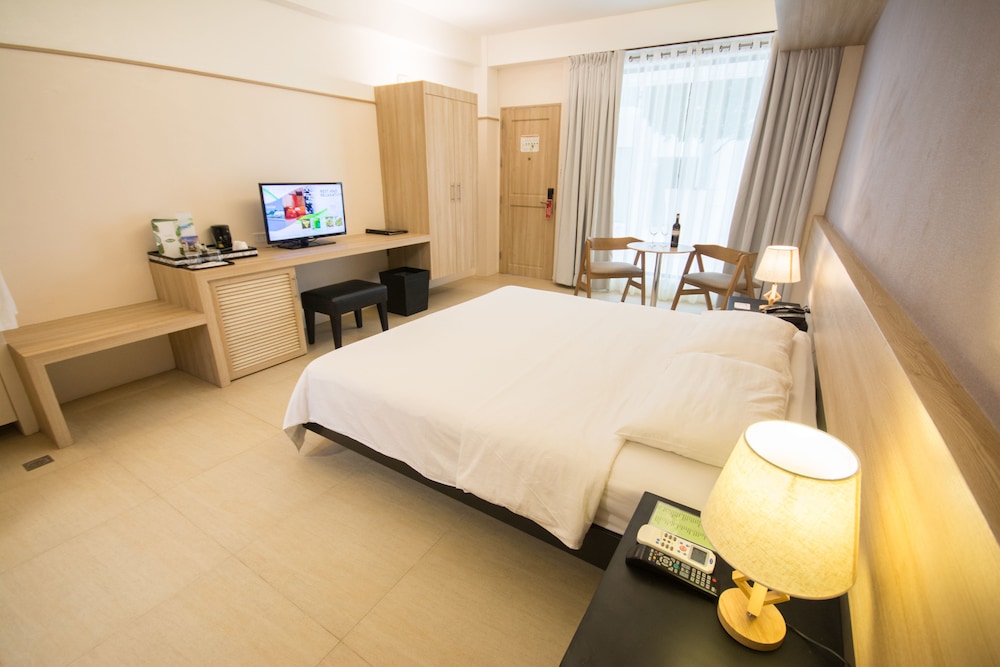 The Tides Hotel Boracay 17/50