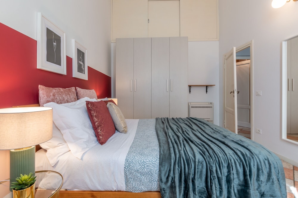 Wine Apartments Florence Pinot 10/47