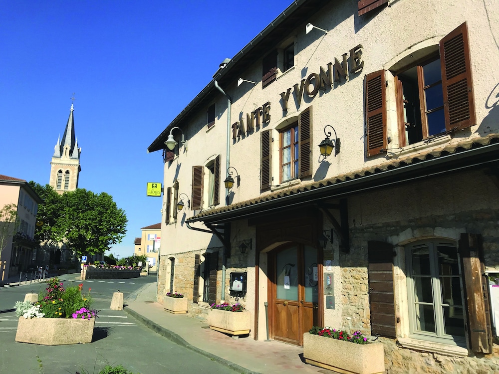 HÔTEL TANTE YVONNE 3/49