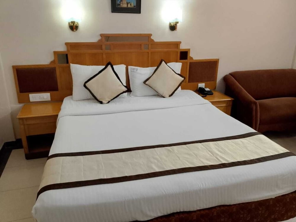 Executive, King Bed