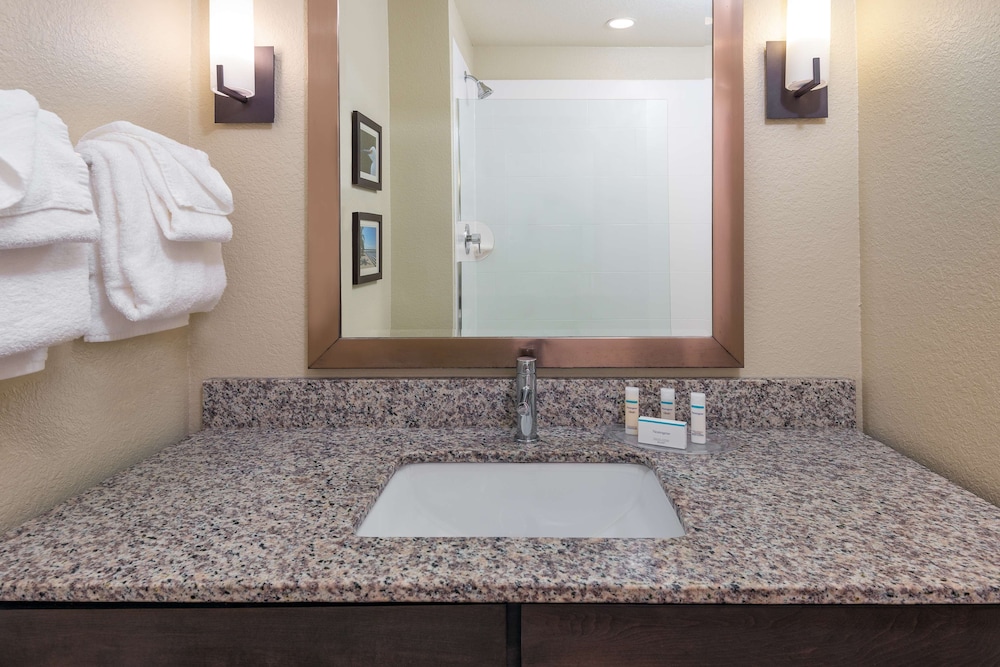 غرفة قياسية بسريرين كوين، Coral Pointe Sarasota, an Ascend Collection Hotel 2/3