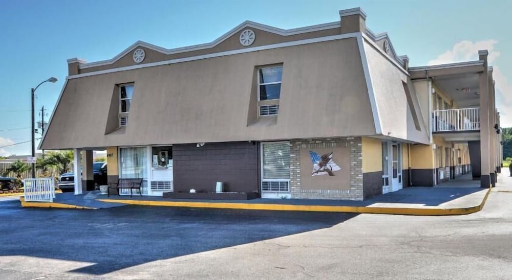Sunset Inn 4/37