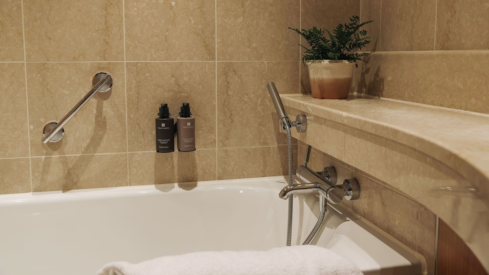 غرفة بسريرين منفصلين، Donnington Valley Hotel and Spa 8/8