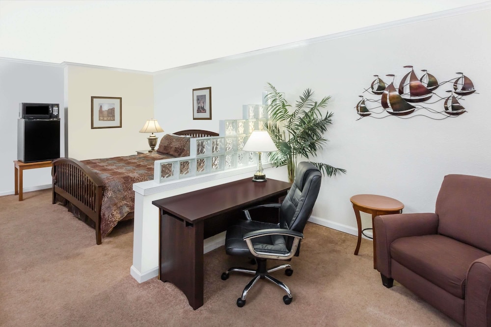 Travelodge By Wyndham Shreveport LA 16/20