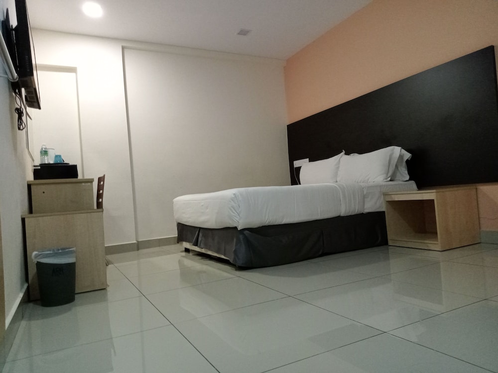 Avenue Bangi Hotel 14/36