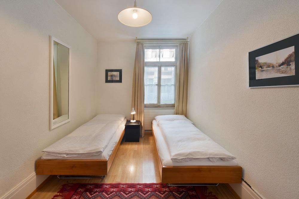 ECONOMY, TWIN BEDS, EXTERNAL BATHROOM