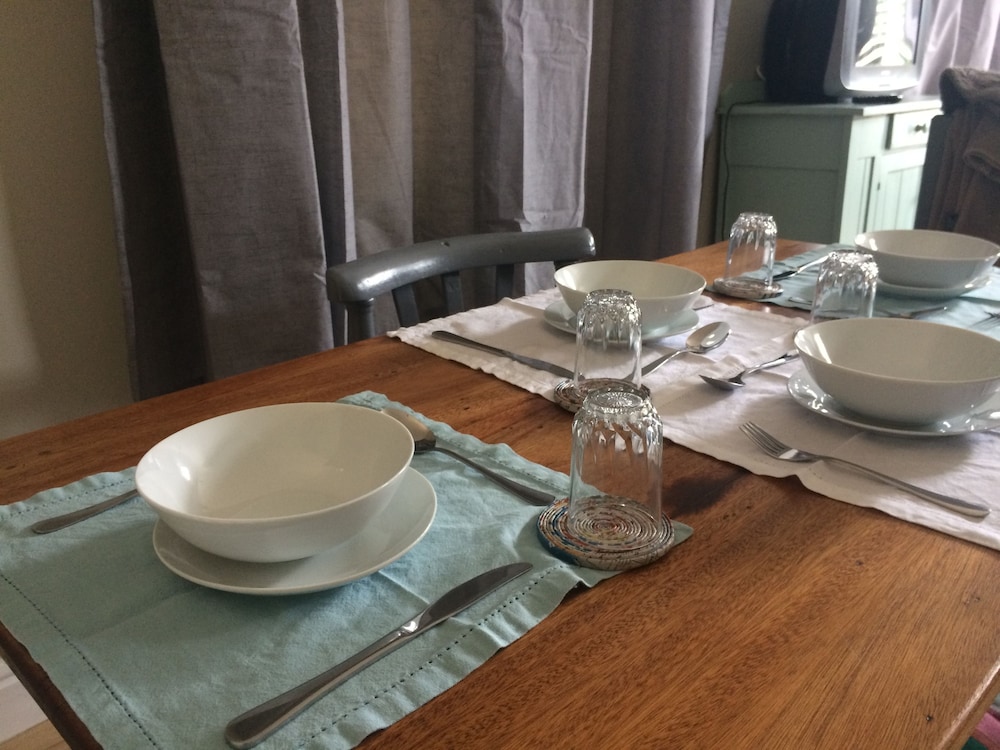 30 On Oatlands Road 16/27