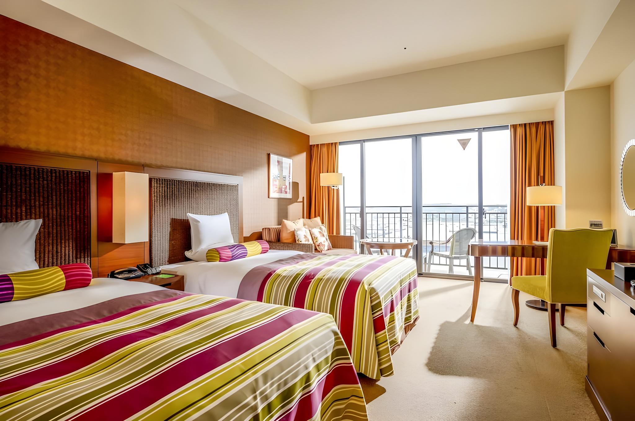 Harbor, Club, Premium, Lounge Access