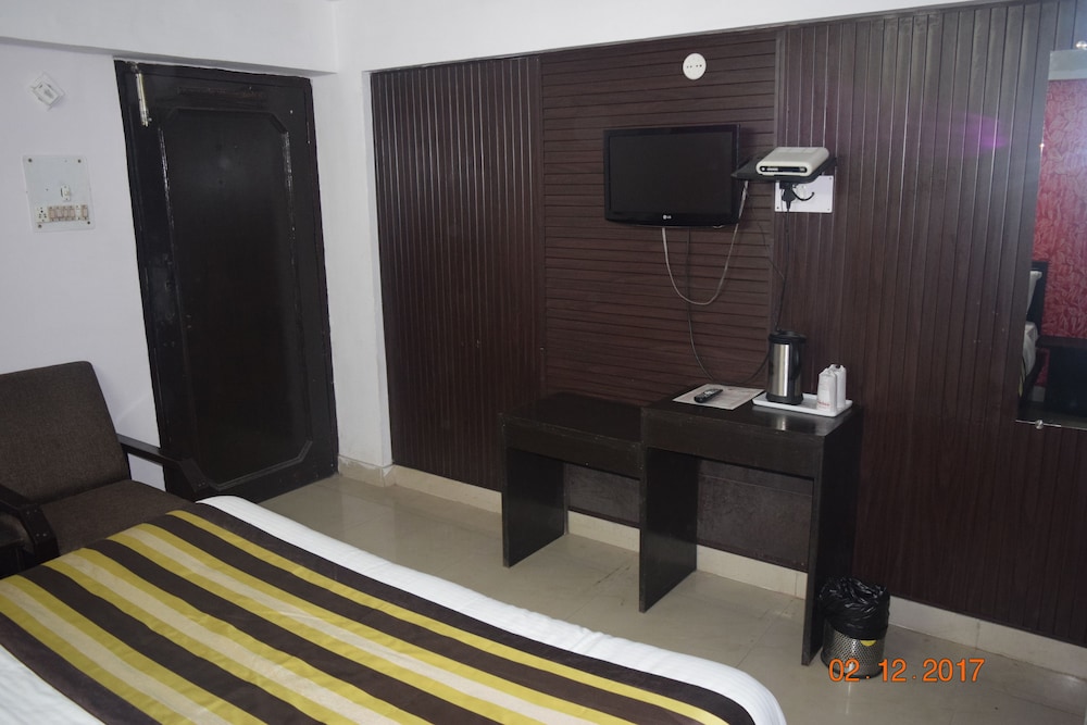 Trishul Hotel 6/27