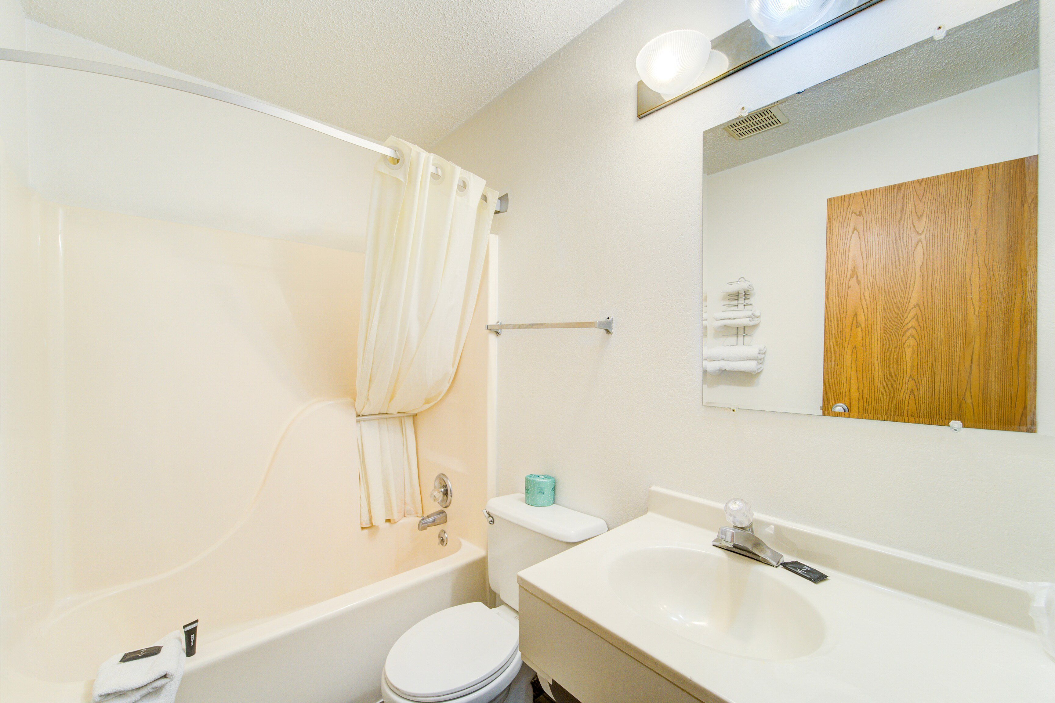 Capital O Amerihost Inn and Suites Kingdom City Hwy 54 MO 53/54