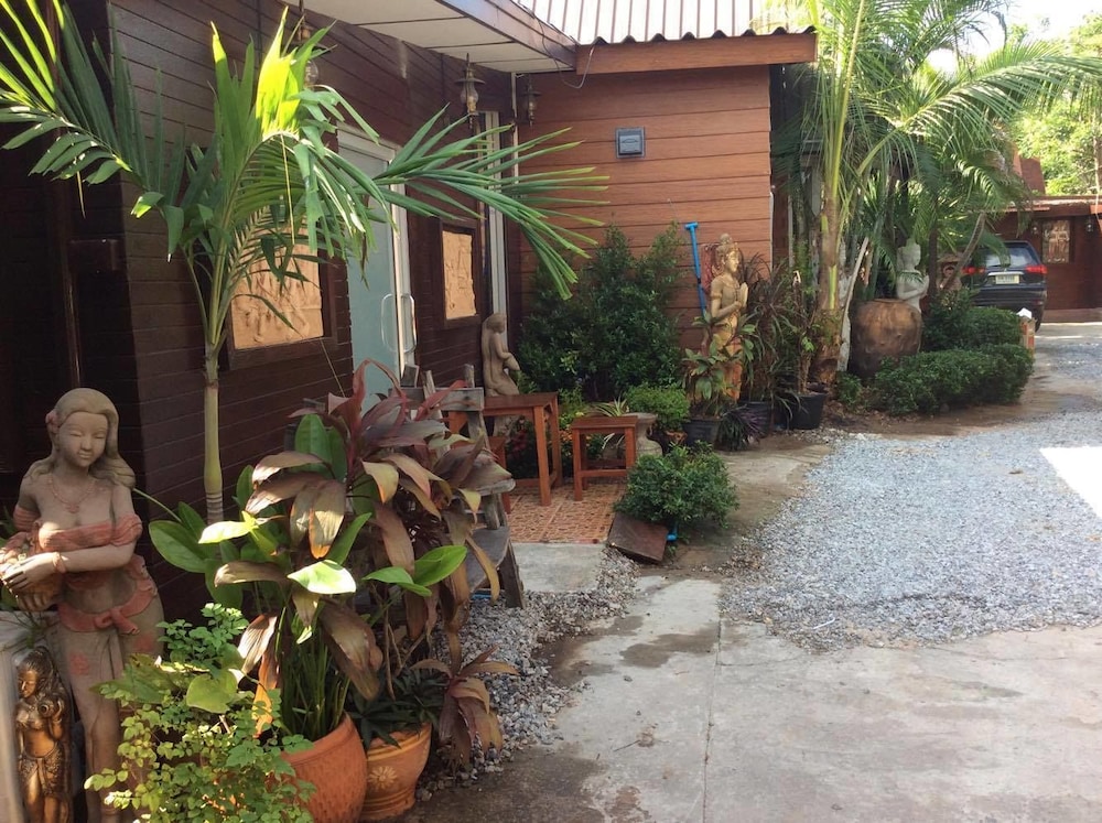 Country View Resort 40/50