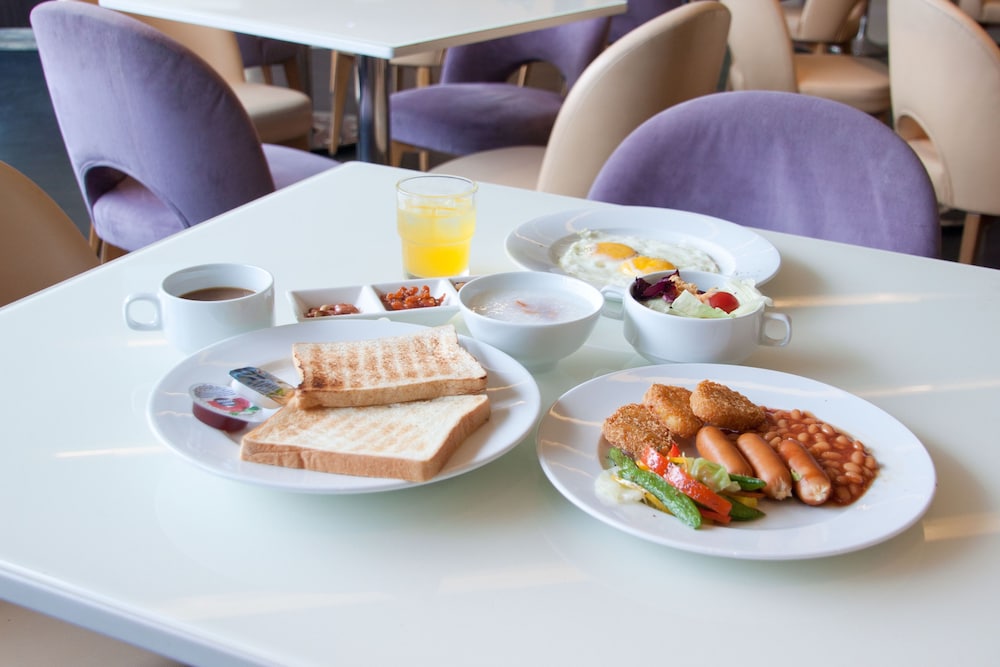 Holiday Inn Express Taoyuan 58/71