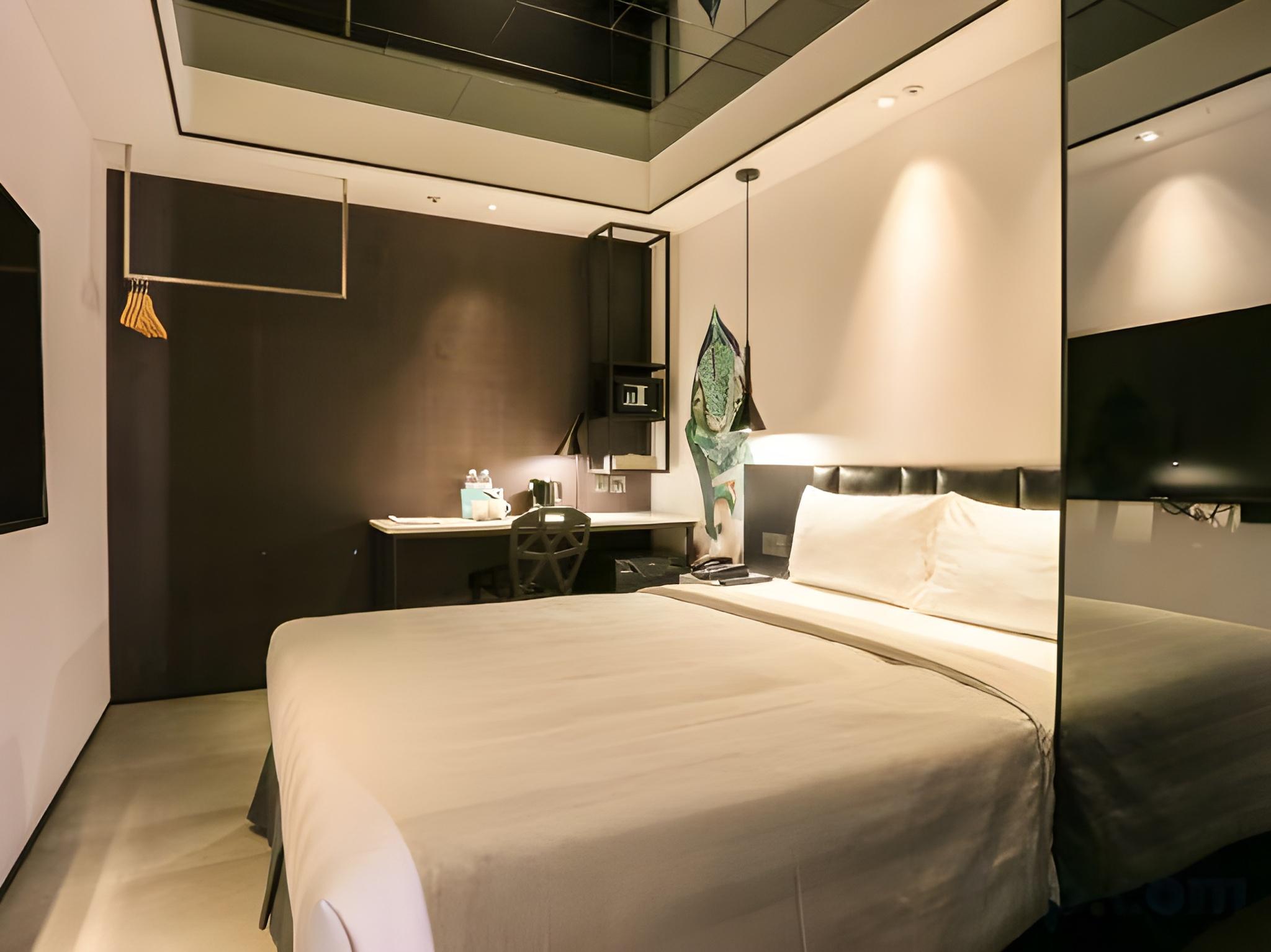 Elegant, Soho, Double Bed, No Window