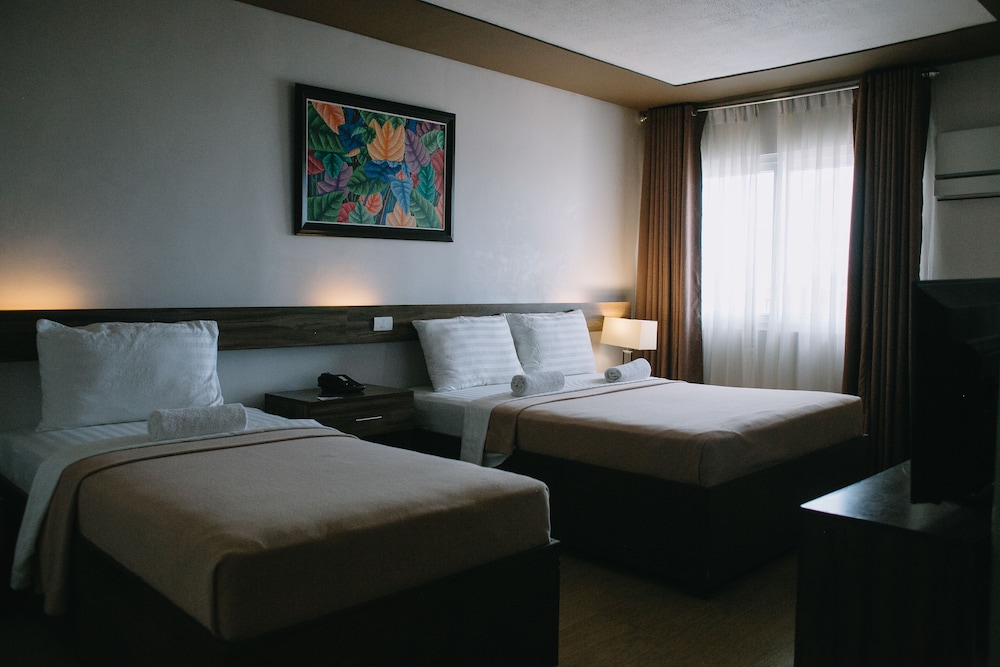 Leope Hotel 7/45
