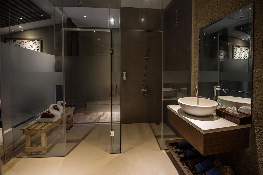 Woda Villa & Spa 32/36