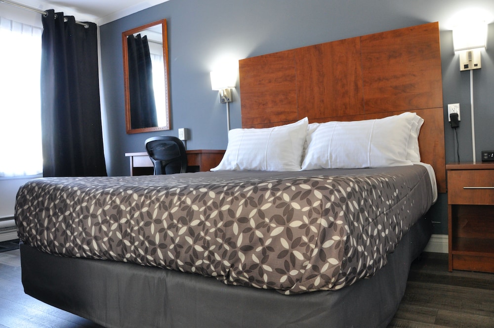 Moonlight Inn and Suites Sudbury 10/50