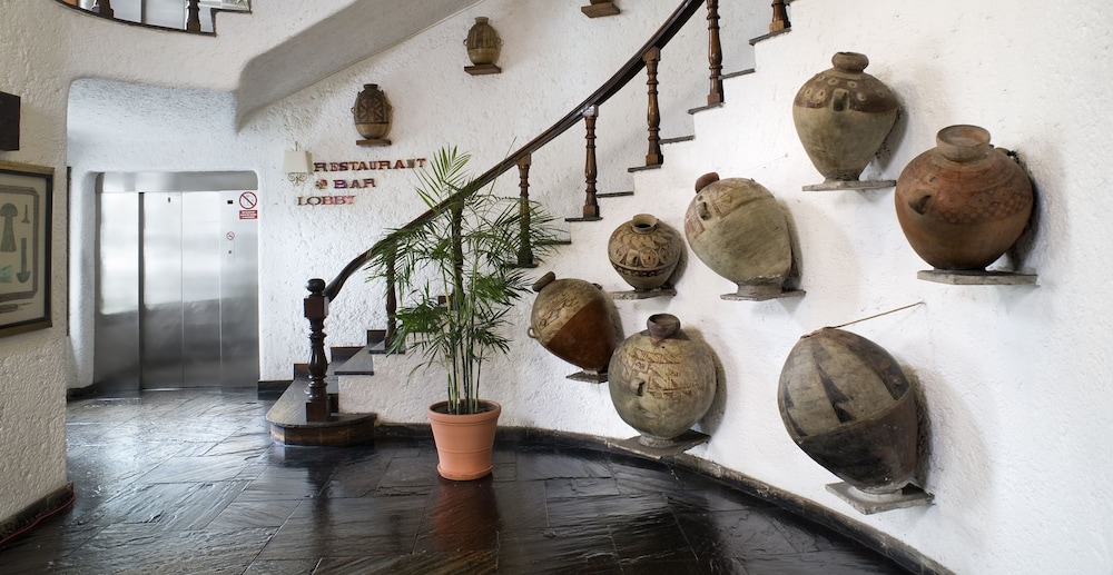 LA HACIENDA MIRAFLORES 23/50