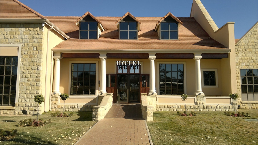 Frontier Inn 29/37