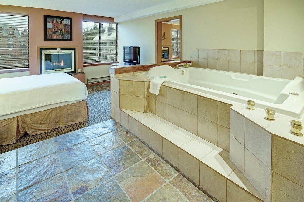 Mountain Side Hotel Whistler By Executive 28/63