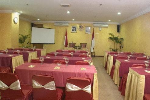 Hotel Mega Cikini 26/28