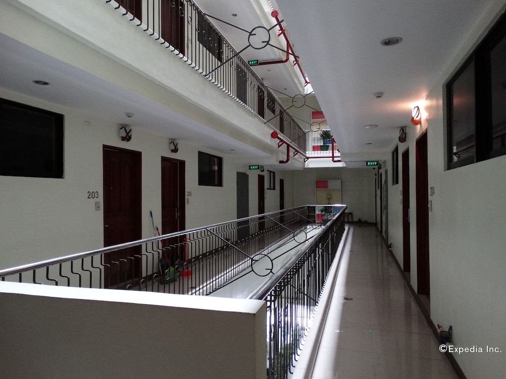Time Travellers Hotel 5/43