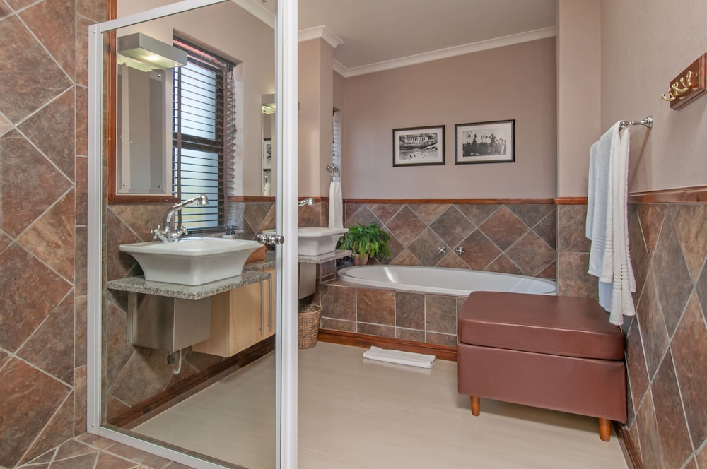 Whale Away Guest House 30/50