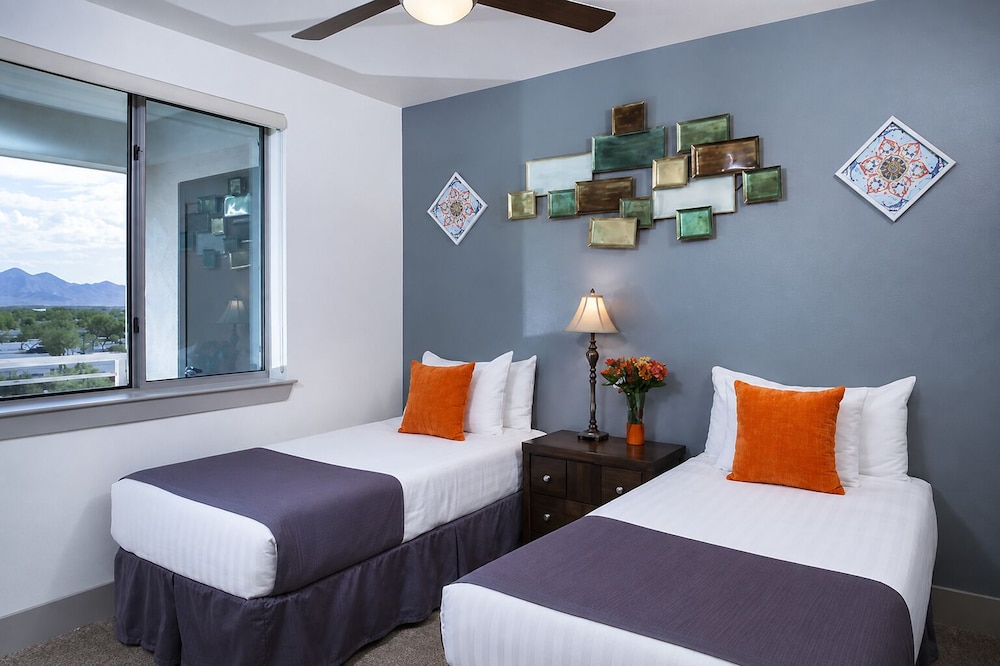 3 Bedrooms, Condo, 6 King Beds, 2 Bathrooms