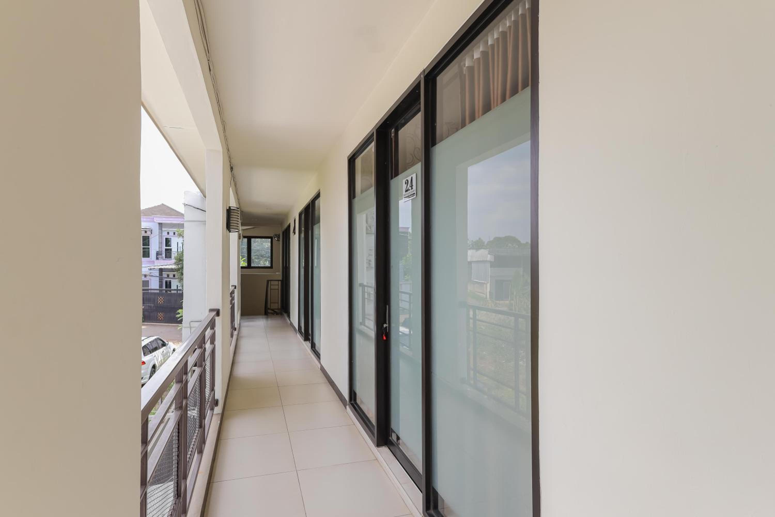 RedDoorz Syariah near Green Park Jatiwarna 28/50