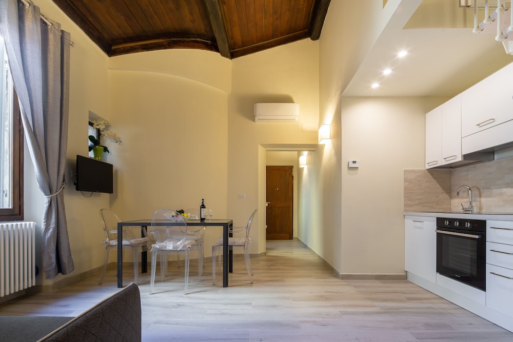 Duomo Apartments 15/23