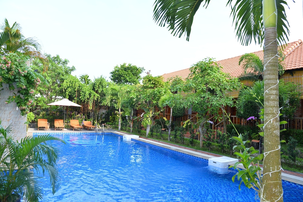Dong Xuan Hong Guest House 41/49