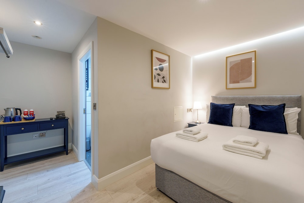 Lightbox, Double Bed, No Window