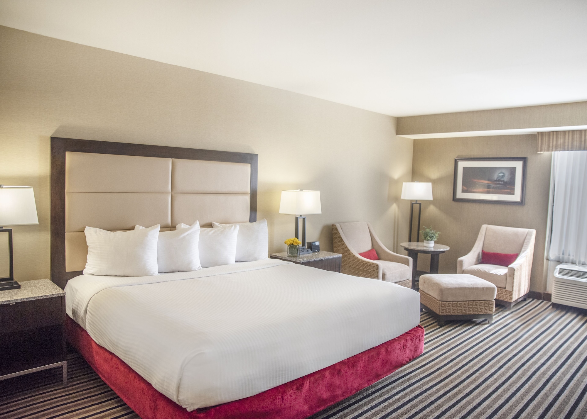 PREMIER, KING BED
