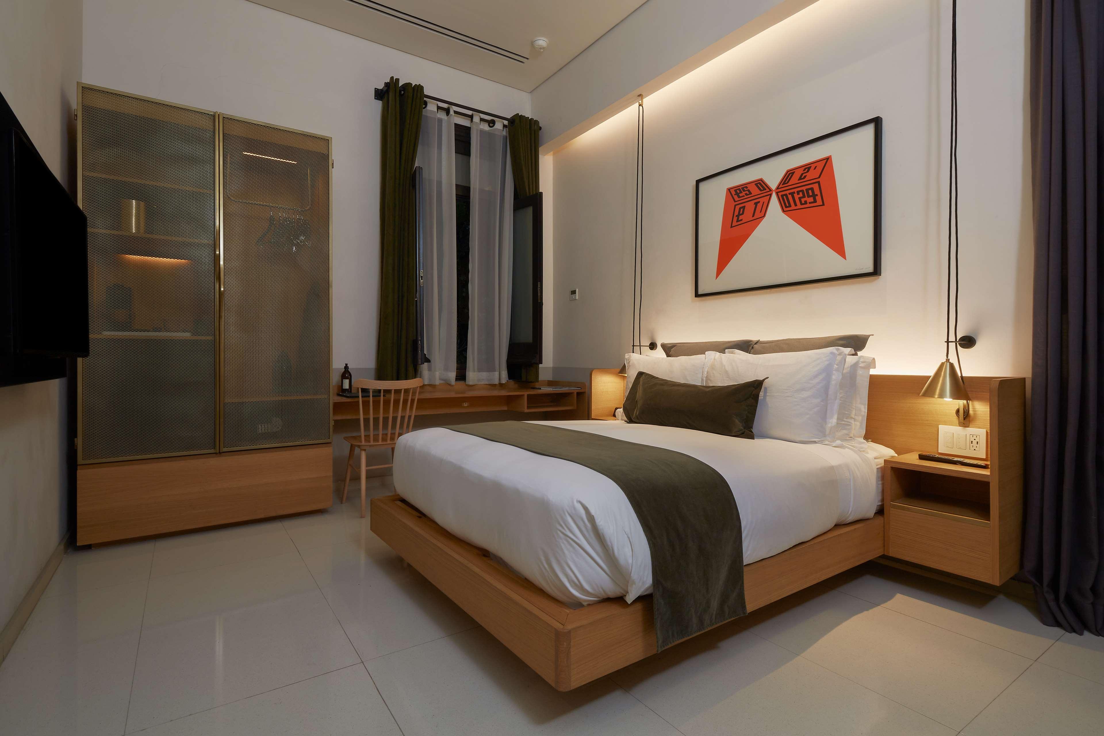1 BEDROOM, PREMIUM, SUITE, KING BED
