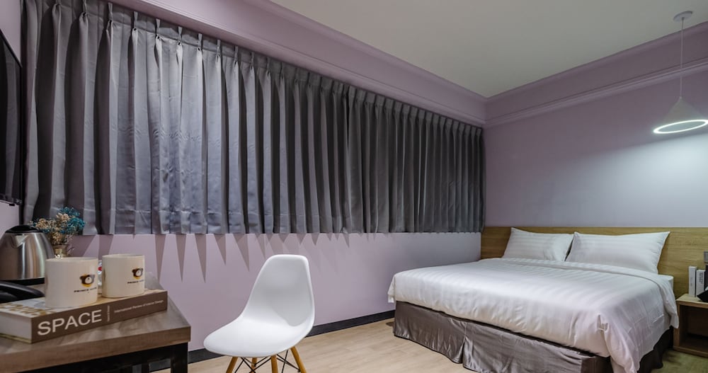 Prince Hotel 25/50