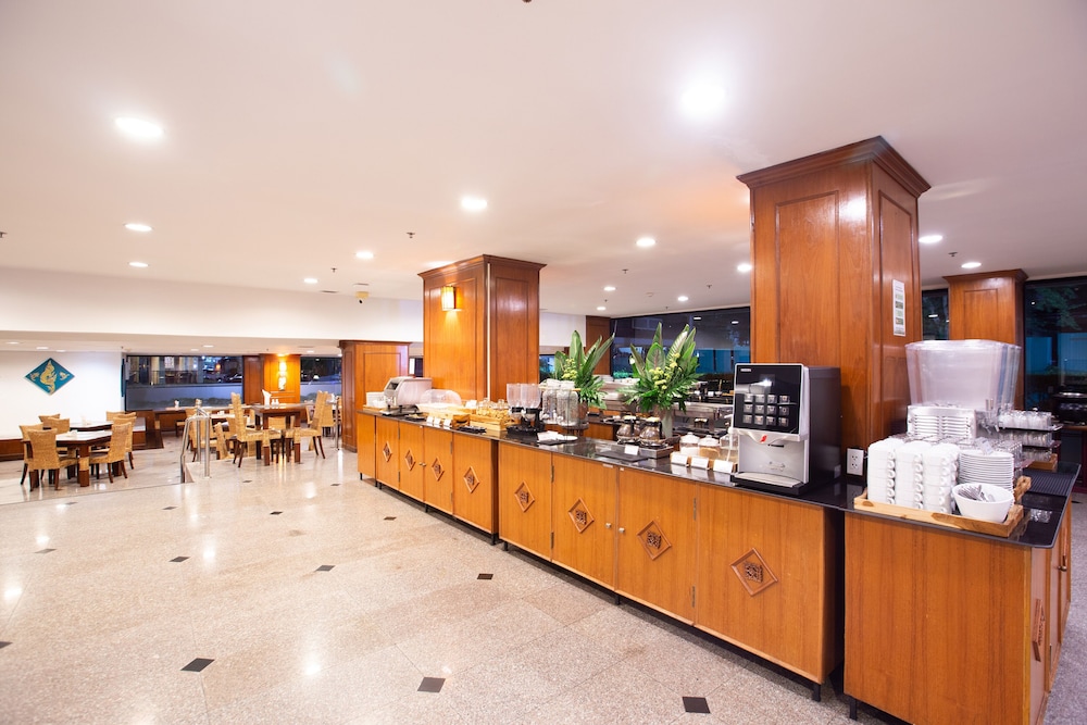 C H Hotel 7/49