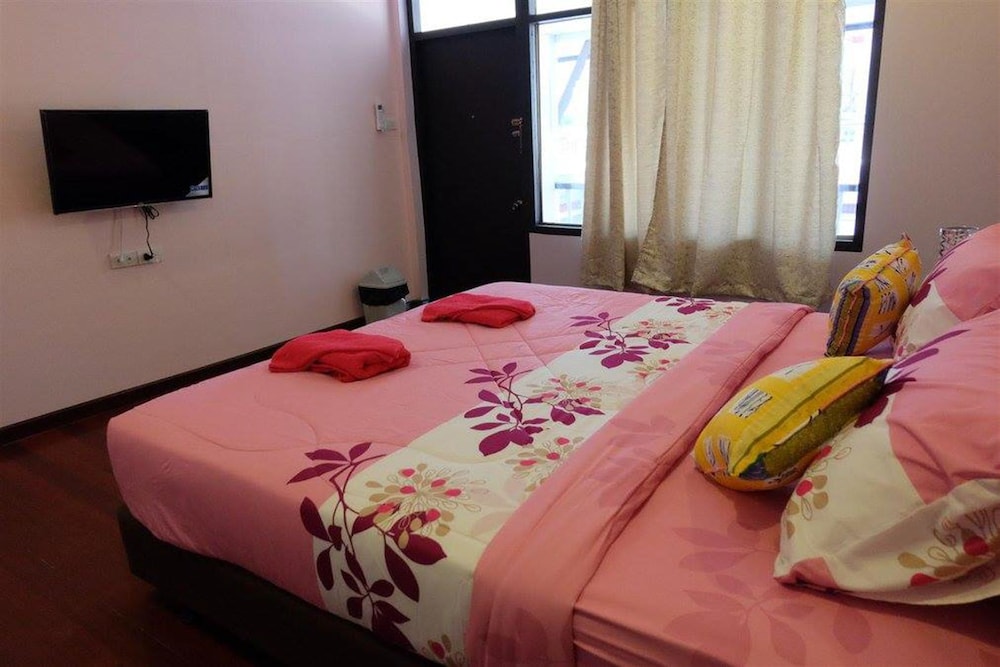 Aiyara House 16/30