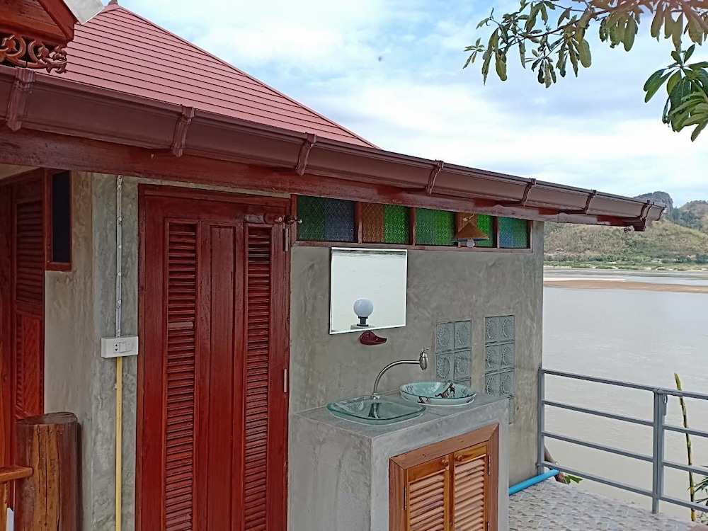 Rim Nam Kong Homestay & Campsite 6/40