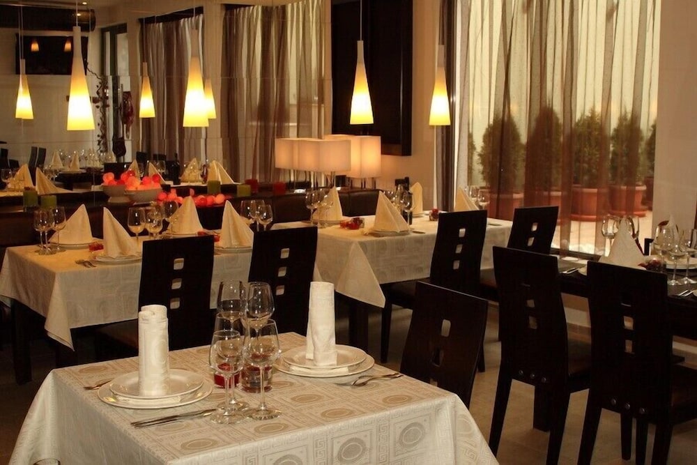 St. George Hotel 35/50