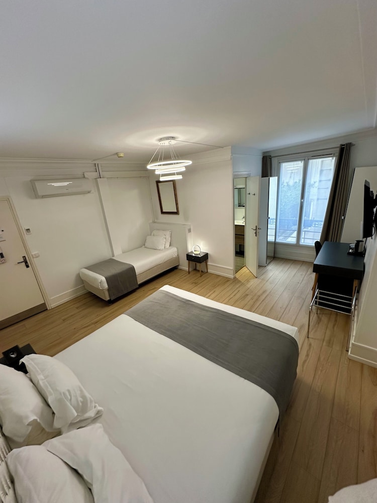 Hotel Oceanic 11/50
